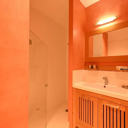 빌라 Avec Piscine Chauffee A Sainte-marie-de-re, Proche Et Commerces - Fr-1-258-17